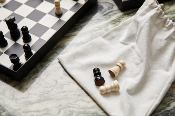 VINGA Chess coffee table game - Image 8