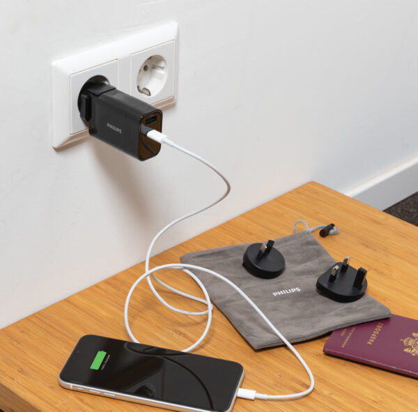 Philips ultra fast PD travel charger - Image 7