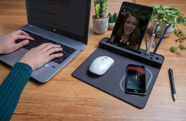 Air mousepad with 5W wireless charging and USB - Image 12