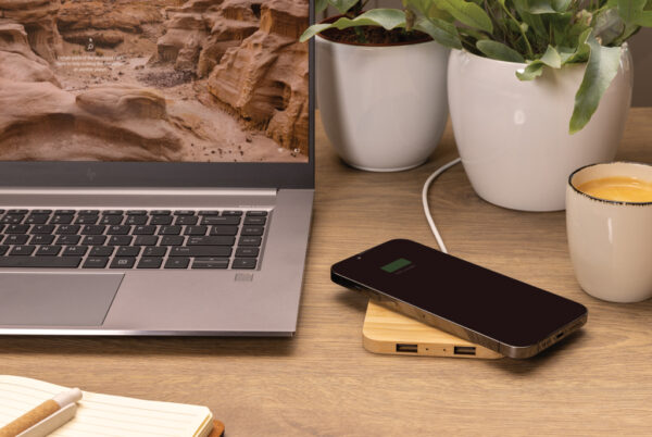 Bamboo 10W wireless charger with USB - Image 6