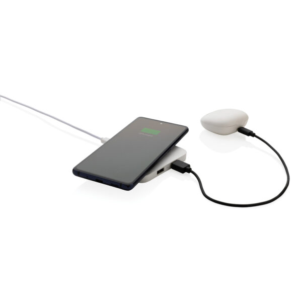 RCS recycled plastic 10W Wireless charger with USB Ports - Image 3