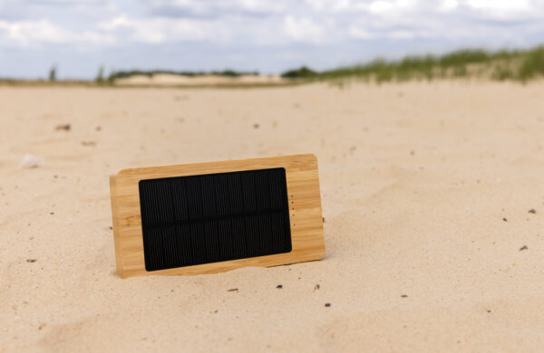 Sunwick 10.000 mAh Bamboo solar powerbank - Image 9