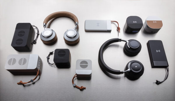 Aria Wireless Comfort Headphones - Image 15