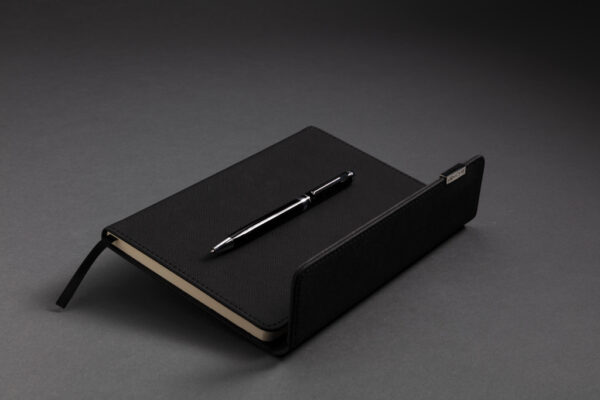 Swiss Peak deluxe A5 notebook and pen set - Image 9